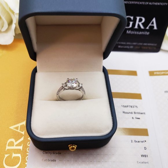 2 Carats Moissanite Engagement Ring with 925 Sterling Silver Band - Picture 4 of 9